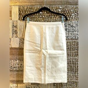 🤍 EUC J Crew white cream pencil skirt sz 00